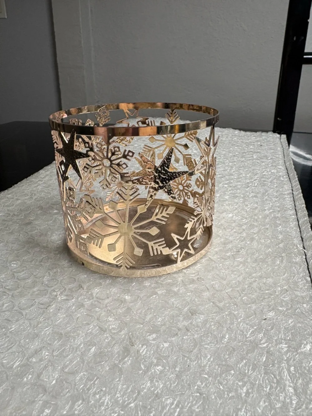 Bath & Body Works snowflake & star candle holder - Picture 4 of 7